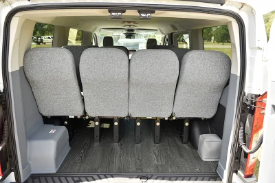 OXFORD WHITE - 2020 FORD TRANSIT SHUTTLE - Image 5 of 10