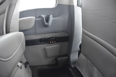 LANDMARK 9 PASSENGER LUXURY 148 MEDIUM ROOF FORD TRANSIT BY WALDOCH SILVER EXTERIOR AND GRAPHITE SEATING - 2021 FORD TRANSIT LANDMARK - Image 21 of 37