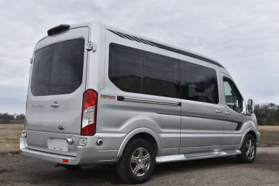 LANDMARK 9 PASSENGER LUXURY 148 MEDIUM ROOF FORD TRANSIT BY WALDOCH SILVER EXTERIOR AND GRAPHITE SEATING - 2021 FORD TRANSIT LANDMARK - Image 4 of 37