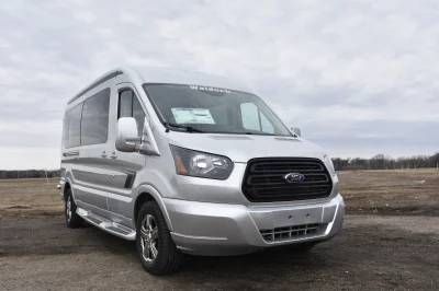 LANDMARK 9 PASSENGER LUXURY 148 MEDIUM ROOF FORD TRANSIT BY WALDOCH SILVER EXTERIOR AND GRAPHITE SEATING - 2021 FORD TRANSIT LANDMARK - Image 6 of 37