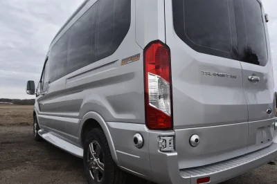 LANDMARK 9 PASSENGER LUXURY 148 MEDIUM ROOF FORD TRANSIT BY WALDOCH SILVER EXTERIOR AND GRAPHITE SEATING - 2021 FORD TRANSIT LANDMARK - Image 8 of 37
