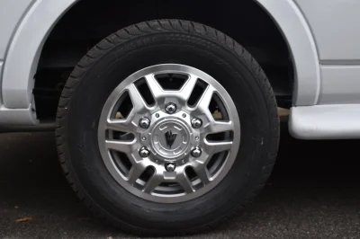 2024 FORD TRANSIT CONVERSION VAN 9 PASSENGER LUXURY GALAXY WALDOCH - WHITE - 2024 FORD TRANSIT GALAXY LUXURY - Image 32 of 79