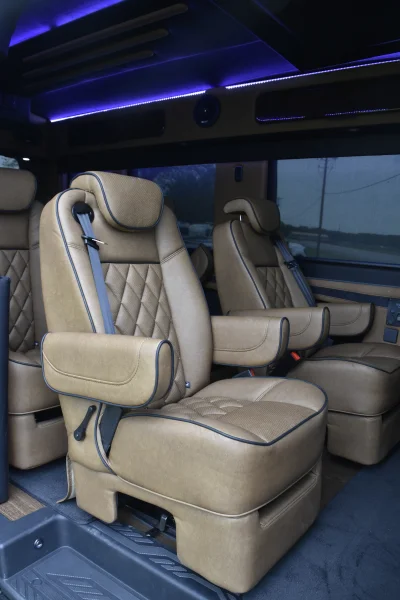 2024 GALAXY CONVERSION VAN WALDOCH - 9 PASSENGER LUXURY TRAVEL - T250 TRANSIT MEDIUM ROOF 3.5L ECO BOOTH - BLACK - 2024 FORD TRANSIT GALAXY - Image 13 of 25