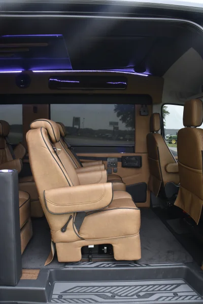 2024 GALAXY CONVERSION VAN WALDOCH - 9 PASSENGER LUXURY TRAVEL - T250 TRANSIT MEDIUM ROOF 3.5L ECO BOOTH - BLACK - 2024 FORD TRANSIT GALAXY - Image 16 of 25