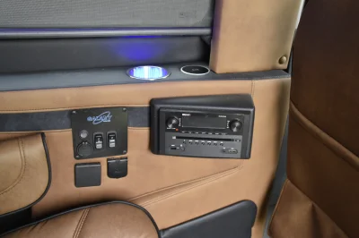 2024 GALAXY CONVERSION VAN WALDOCH - 9 PASSENGER LUXURY TRAVEL - T250 TRANSIT MEDIUM ROOF 3.5L ECO BOOTH - BLACK - 2024 FORD TRANSIT GALAXY - Image 18 of 25