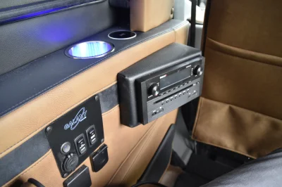 2024 GALAXY CONVERSION VAN WALDOCH - 9 PASSENGER LUXURY TRAVEL - T250 TRANSIT MEDIUM ROOF 3.5L ECO BOOTH - BLACK - 2024 FORD TRANSIT GALAXY - Image 19 of 25