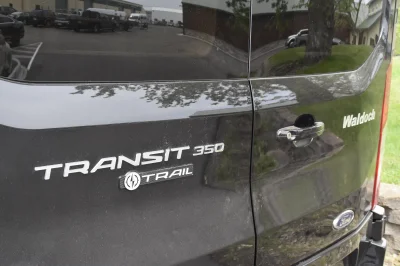 2024 GALAXY CONVERSION VAN WALDOCH - 9 PASSENGER LUXURY TRAVEL - T250 TRANSIT MEDIUM ROOF 3.5L ECO BOOTH - BLACK - 2024 FORD TRANSIT GALAXY - Image 7 of 25