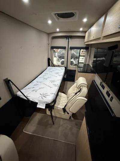 OFFICE RV VAN FORD TRANSIT T350 148 EL WITH SLEEPING AND KITCHEN - 2025 FORD TRANSIT SPECIALTY - Image 16 of 26