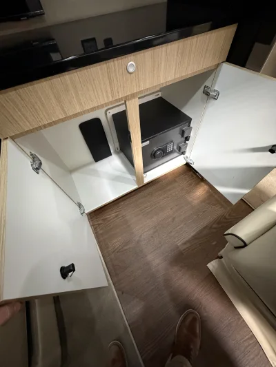 OFFICE RV VAN FORD TRANSIT T350 148 EL WITH SLEEPING AND KITCHEN - 2025 FORD TRANSIT SPECIALTY - Image 18 of 26