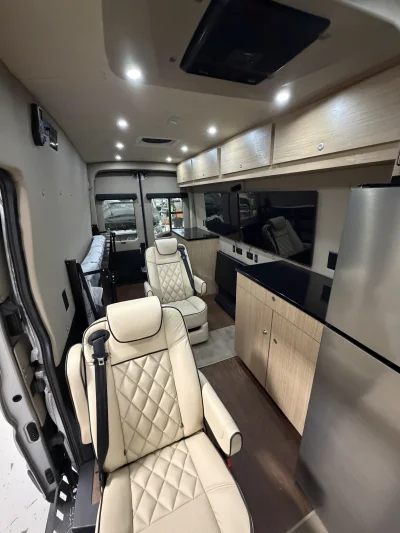 OFFICE RV VAN FORD TRANSIT T350 148 EL WITH SLEEPING AND KITCHEN - 2025 FORD TRANSIT SPECIALTY - Image 9 of 26