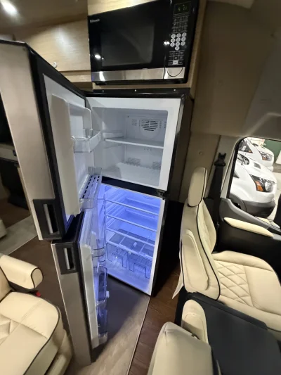 OFFICE RV VAN FORD TRANSIT T350 148 EL WITH SLEEPING AND KITCHEN - 2025 FORD TRANSIT SPECIALTY - Image 10 of 26