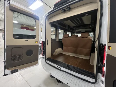 24473 - 2026 FORD TRANSIT - 7 PASSENGER BOUNDARY WATERS - OXFORD WHITE - AMARETTO AND BEIGE SEATING - 2026 FORD TRANSIT BOUNDARY WATERS - Image 9 of 18