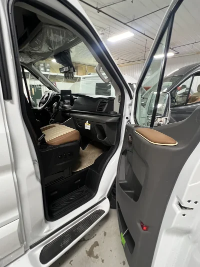 24473 - 2026 FORD TRANSIT - 7 PASSENGER BOUNDARY WATERS - OXFORD WHITE - AMARETTO AND BEIGE SEATING - 2026 FORD TRANSIT BOUNDARY WATERS - Image 3 of 18