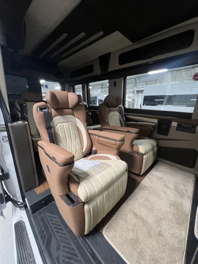 24473 - 2026 FORD TRANSIT - 7 PASSENGER BOUNDARY WATERS - OXFORD WHITE - AMARETTO AND BEIGE SEATING - 2026 FORD TRANSIT BOUNDARY WATERS - Image 5 of 18
