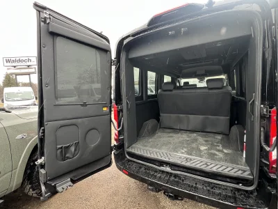 2026 FORD TRANSIT - 7 PASSENGER BOUNDARY WATERS - AGATE BLACK - EBONY AND BLACK SEATING - 2026 FORD TRANSIT BOUNDARY WATERS - Image 13 of 19
