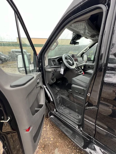 2026 FORD TRANSIT - 7 PASSENGER BOUNDARY WATERS - AGATE BLACK - EBONY AND BLACK SEATING - 2026 FORD TRANSIT BOUNDARY WATERS - Image 8 of 19