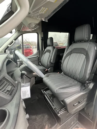 2026 FORD TRANSIT - 7 PASSENGER BOUNDARY WATERS - AGATE BLACK - EBONY AND BLACK SEATING - 2026 FORD TRANSIT BOUNDARY WATERS - Image 7 of 19