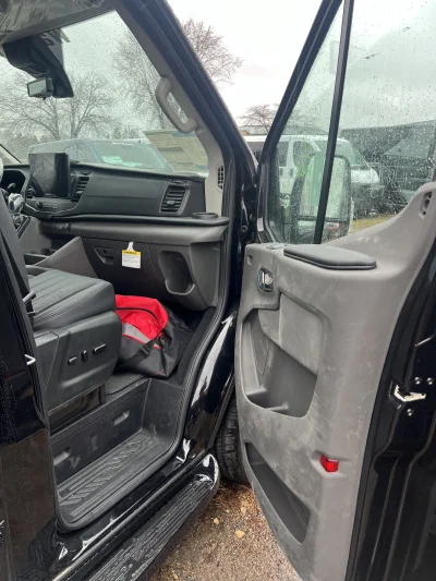 2026 FORD TRANSIT - 7 PASSENGER BOUNDARY WATERS - AGATE BLACK - EBONY AND BLACK SEATING - 2026 FORD TRANSIT BOUNDARY WATERS - Image 9 of 19