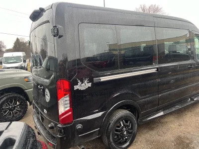 2026 FORD TRANSIT - 7 PASSENGER BOUNDARY WATERS - AGATE BLACK - EBONY AND BLACK SEATING - 2026 FORD TRANSIT BOUNDARY WATERS - Image 11 of 19