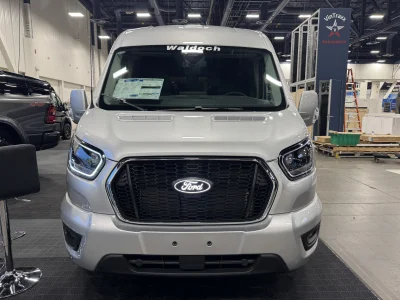 2026 FORD TRANSIT 148 MED. ROOF BOUNDARY WATER 7 PASSENGER - 2026 FORD TRANSIT GALAXY LUXURY - Image 3 of 11
