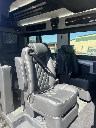 2026 FORD TRANSIT - 7 PASSENGER ASCENT GALAXY PACKAGE - AGATE BLACK - BLACK AND PEWTER SEATING - 2026 FORD TRANSIT GALAXY - Image 8 of 15