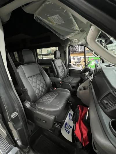2026 FORD TRANSIT - 7 PASSENGER ASCENT GALAXY PACKAGE - CARBONIZED GRAY - BLACK AND PEWTER SEATING - 2026 FORD TRANSIT GALAXY - Image 5 of 18