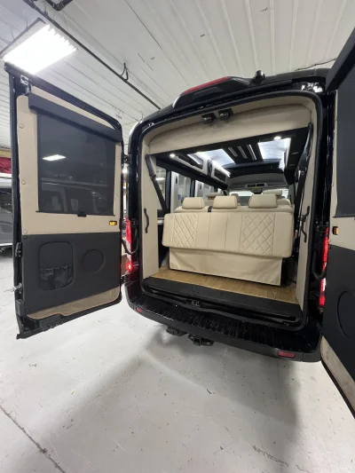 2026 FORD TRANSIT - 9 PASSENGER ASCENT GALAXY PACKAGE  - AGATE BLACK - CREAM AND CHAMOIS SEATING - 2026 FORD TRANSIT GALAXY - Image 4 of 7