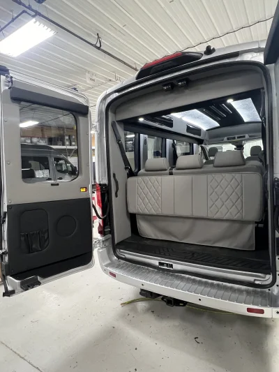 2026 FORD TRANSIT  - GALAXY PACKAGE -  INGOT SILVER (UX) - QUICKSILVER AND ALABASTER SEATING - 2026 FORD TRANSIT GALAXY - Image 10 of 18