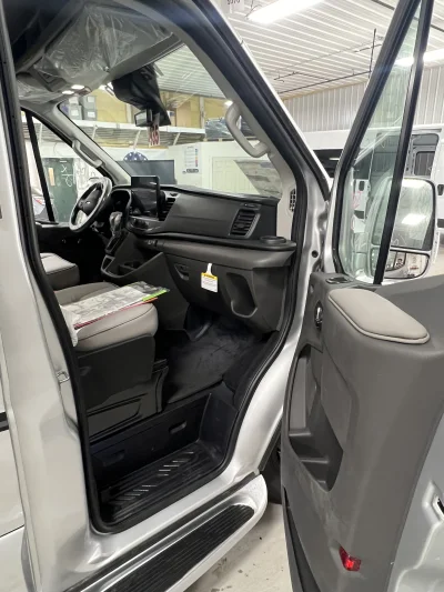 2026 FORD TRANSIT  - GALAXY PACKAGE -  INGOT SILVER (UX) - QUICKSILVER AND ALABASTER SEATING - 2026 FORD TRANSIT GALAXY - Image 5 of 18