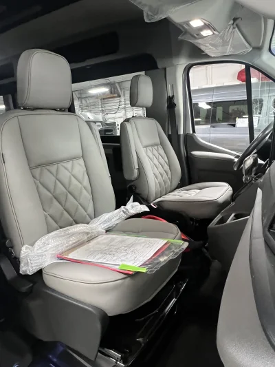 2026 FORD TRANSIT  - GALAXY PACKAGE -  INGOT SILVER (UX) - QUICKSILVER AND ALABASTER SEATING - 2026 FORD TRANSIT GALAXY - Image 6 of 18
