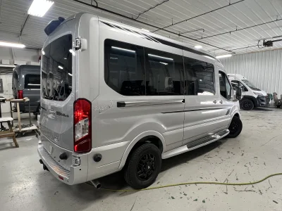 2026 FORD TRANSIT  - GALAXY PACKAGE -  INGOT SILVER (UX) - QUICKSILVER AND ALABASTER SEATING - 2026 FORD TRANSIT GALAXY - Image 13 of 18