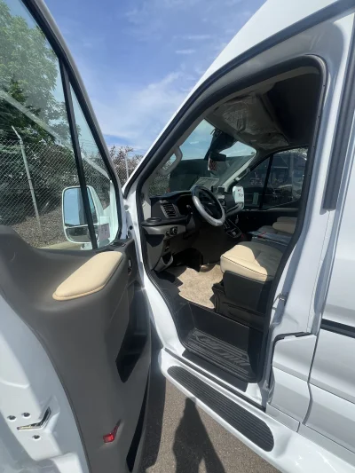 2026 FORD TRANSIT - GALAXY PACKAGE - OXFORD WHITE (YZ) - CREAM WITH CHAMOIS SEATING - 2026 FORD TRANSIT GALAXY - Image 4 of 18