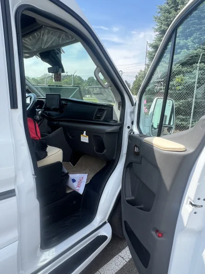 2026 FORD TRANSIT - GALAXY PACKAGE - OXFORD WHITE (YZ) - CREAM WITH CHAMOIS SEATING - 2026 FORD TRANSIT GALAXY - Image 5 of 18