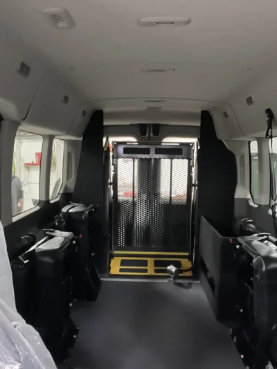 2026 FORD TRANSIT 350 - MOBILITY PACKAGE OXFORD WHITE (YZ) - BLACK VINYL SEATING - 2026 FORD TRANSIT MOBILITY - Image 9 of 18