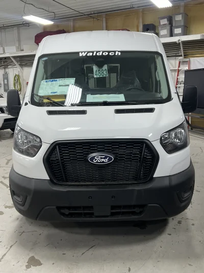 2026 FORD TRANSIT 350 - MOBILITY PACKAGE OXFORD WHITE (YZ) - BLACK VINYL SEATING - 2026 FORD TRANSIT MOBILITY - Image 2 of 18