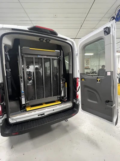 2026 FORD TRANSIT 350 - MOBILITY PACKAGE OXFORD WHITE (YZ) - BLACK VINYL SEATING - 2026 FORD TRANSIT MOBILITY - Image 11 of 18