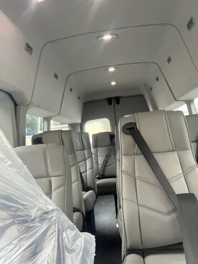 2025 FORD TRANSIT - SHUTTLE PACKAGE - OXFORD WHITE (YZ) - GRAPHITE SEATING - 2026 FORD TRANSIT SHUTTLE - Image 9 of 16