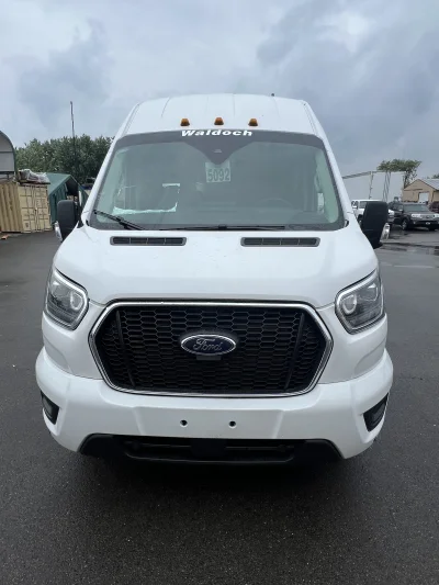 2025 FORD TRANSIT - SHUTTLE PACKAGE - OXFORD WHITE (YZ) - GRAPHITE SEATING - 2026 FORD TRANSIT SHUTTLE - Image 2 of 16