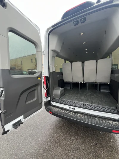 2025 FORD TRANSIT - SHUTTLE PACKAGE - OXFORD WHITE (YZ) - GRAPHITE SEATING - 2026 FORD TRANSIT SHUTTLE - Image 11 of 16