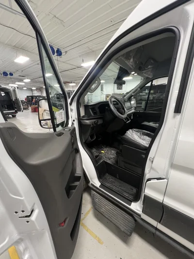 2026 FORD TRANSIT SHUTTLE 10-PASSENGER - OXFORD WHITE WITH GREY SEATING - 2026 FORD TRANSIT SHUTTLE - Image 14 of 16