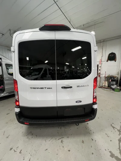 2026 FORD TRANSIT - 8 PASSENGER SHUTTLE - OXFORD WHITE - GRAY SEATING - 2026 FORD TRANSIT SHUTTLE - Image 14 of 18