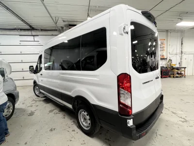 2026 FORD TRANSIT - 8 PASSENGER SHUTTLE - OXFORD WHITE - GRAY SEATING - 2026 FORD TRANSIT SHUTTLE - Image 15 of 18