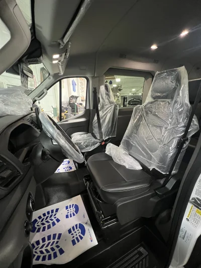 2026 FORD TRANSIT - 8 PASSENGER SHUTTLE - OXFORD WHITE - GRAY SEATING - 2026 FORD TRANSIT SHUTTLE - Image 8 of 18