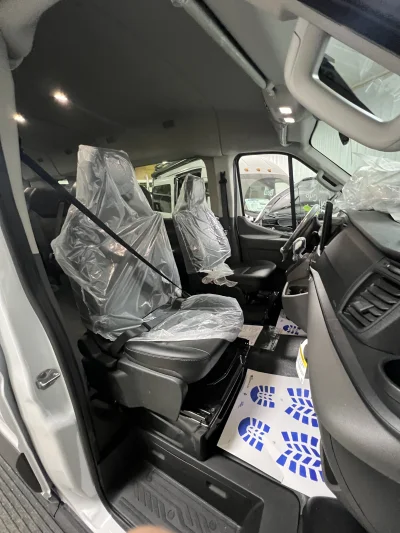 2026 FORD TRANSIT - 8 PASSENGER SHUTTLE - OXFORD WHITE - GRAY SEATING - 2026 FORD TRANSIT SHUTTLE - Image 6 of 18