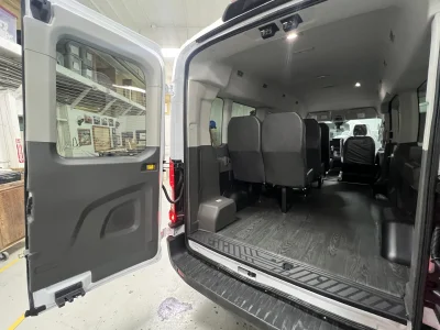 2026 FORD TRANSIT - 8 PASSENGER SHUTTLE - OXFORD WHITE - GRAY SEATING - 2026 FORD TRANSIT SHUTTLE - Image 10 of 17