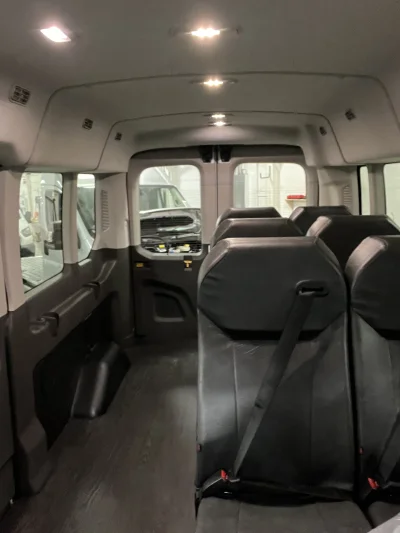 2026 FORD TRANSIT - 8 PASSENGER SHUTTLE - OXFORD WHITE - GRAY SEATING - 2026 FORD TRANSIT SHUTTLE - Image 9 of 17