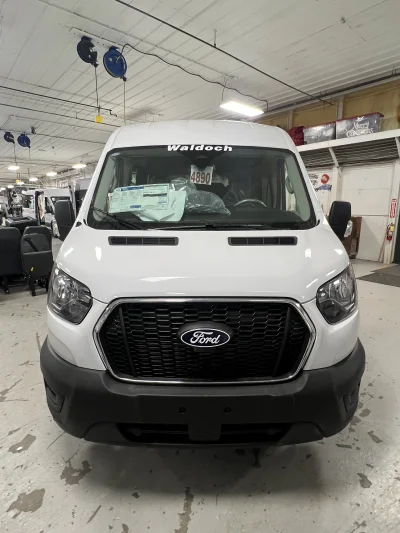 2026 FORD TRANSIT - 8 PASSENGER SHUTTLE - OXFORD WHITE - GRAY SEATING - 2026 FORD TRANSIT SHUTTLE - Image 2 of 17
