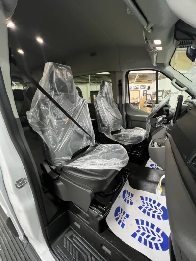 2026 FORD TRANSIT - 8 PASSENGER SHUTTLE - OXFORD WHITE - GRAY SEATING - 2026 FORD TRANSIT SHUTTLE - Image 6 of 17