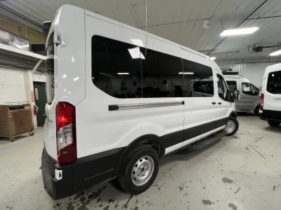 2026 FORD TRANSIT - 8 PASSENGER SHUTTLE - OXFORD WHITE - GRAY SEATING - 2026 FORD TRANSIT SHUTTLE - Image 13 of 17