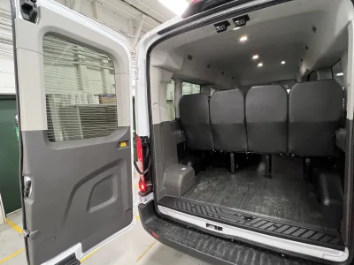 2026 FORD TRANSIT - 10 PASSENGER SHUTTLE - OXFORD WHITE - GRAY SEATING - 2026 FORD TRANSIT SHUTTLE - Image 10 of 18